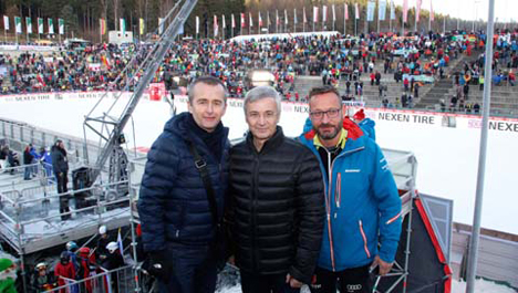 Sparkasse Vogtland setzt Sponsorship beim Skisprung-Mekka Klingenthal fort - Marko Mühlbauer, Rolf Keil und Alexander Ziron freuen (von links) sich, dass das Namens-Sponsoring der Sparkasse Vogtland fortgesetzt wird – (Foto: Vogtland Arena)