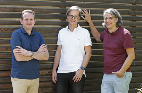 Plan.Net-Gruppe stellt Content Marketing unter dem Label Plan.Net Neo neu auf - CEO der Plan.Net-Gruppe Manfred Klaus (Mitte) mit den Geschäftsführern der Neugründung Neo Thorsten Stork (l.) und Jan Woratschek (Foto: Plan.Net Neo)