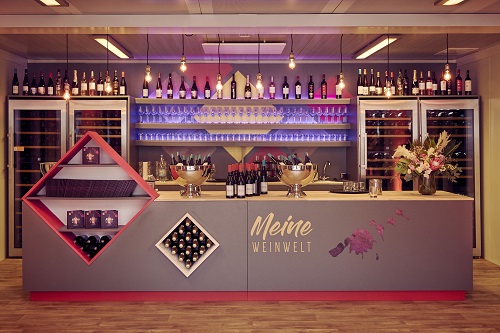 Aldi Süd präsentiert sich mit Pop-Up Store von East End auf der Weinmesse ProWein - Aldi Süd brachte in Düsseldorf Interessierten seine Weinwelt mit einem Pop-Up Store näher (Foto: East End)