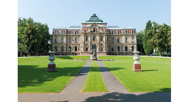 BGH: Kostenlose Stellenanzeigen auf Stadt- oder Landkreis-Portalen sind unzulässig - Der BGH hat dem Landkreis Grafschaft Bentheim das Gebot der Staatsferne der Presse erläutert - Foto Joe Miletzki