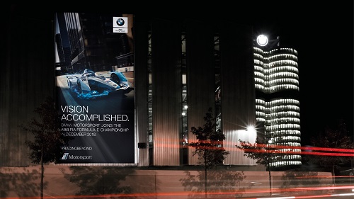 Havas-Tochter Fuel präsentiert Erstling für BMW i Motorsport - BMW i Motorsport und Fuel inszenieren u.a. auf Out-of-Home-Plakaten den Einstieg des Autobauers in die Formel E (Foto: Fuel)