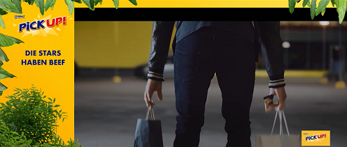 Bahlsen und Kolle Rebbe bringen Pick Up! mit Spots ins RTL-Dschungelcamp - Bahlsens Pick Up! kommentiert mit Pre-Splits von Elbdudler die Situationen im RTL Dschungelcamp (Foto: Screenshot)