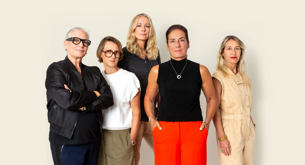 Belle&Yell: Neue digitale Plattform nur für Frauen - Die Belle&Yell Gründerinnen (vl.) : Regula Bathelt, Stéphanie Gouchault, Dagmar Thiam, Manuela Reibold-Rolinger, Charlotte Quantin – Foto: Belle&Yell/ Olivier Boulet