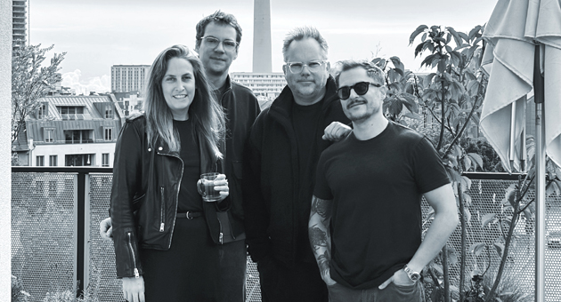 Lure richtet neues Advisory Board ein - Lure Media strukturiert sich neu und ergänzt ihre Führungsebene um ein beratendes Gremium. Den Anfang macht Robin Karakash (3.v.l.) – Foto: Lure