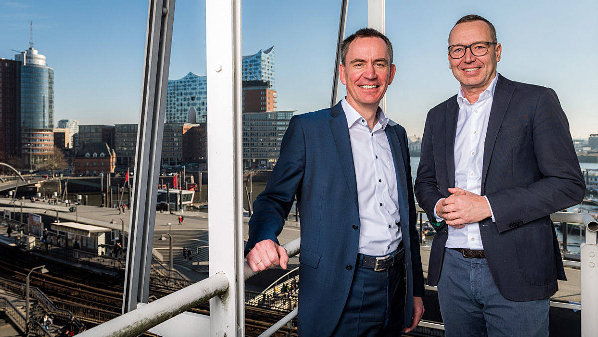 G+J und Bauer gründen gemeinsame Vertriebsgesellschaft - Heribert Bertram, Vertriebs-Chef bei Bauer, und G+J-GF Oliver Radtke (rechts) freuen sich auf die künftige Zusammenarbeit - Foto: Uwe Aufderheide