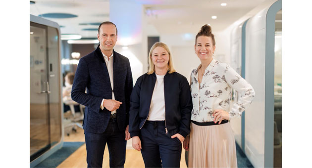Piabo baut Standort München durch Zukauf aus - Das Piabo-GF-Duo Tilo Bonow und Daniela Harzer begrüßt Carim´na Goldschmid d´samt Team bei Piabo - Foto: Robert Lehmann