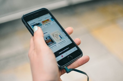 BookBeat und Media Control erheben ab sofort Hörbuch-Streaming-Charts - Weisen künftig die monatlichen Top 20-Hörbuch-Streaming-Charts in Deutschland aus: BookBeat und Media Control (Foto: Andreas Carlfors_BookBeat)