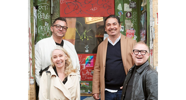 Brand Factory kauft Spring Brand Ideas - Freuen sich auf die neue Zusammenarbeit: Fabio Rupe (oben links), Levent Akinci (oben rechts, Marion Heine und Christian Trachsel (unten rechts - Foto: Ben Fuchs