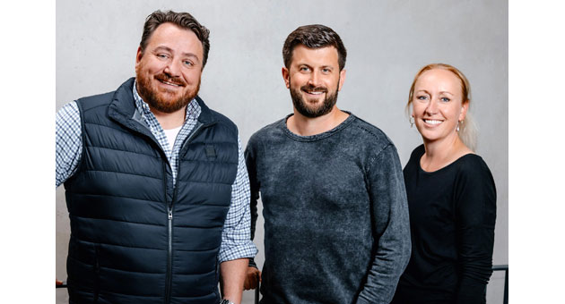 CAPABLE blickt auf einen erfolgreichen Start zurück - Das Management-Trio Florian Hensmann, Thomas Ziwes-Strack (Mitte) und Lena Schlieper freut sich ünber den erfolgreichen Start von CAPABLE - Foto: Capable