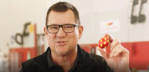 Carglass und Aufbruch-Scheven-Kroke schickt Kunden in den sicheren Osterurlaub - Carglass geht mit einem neuen TV-Spot zu Ostern auf Sendung (Foto: Screenshot)