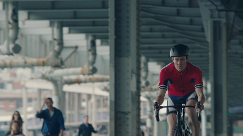Nike setzt mit Wieden + Kennedy auf grenzenlosen Mut - Der transsexuelle Triathlet Chris Mosier ist das Gesicht des neuen Nike-Spots (Foto: Nike)