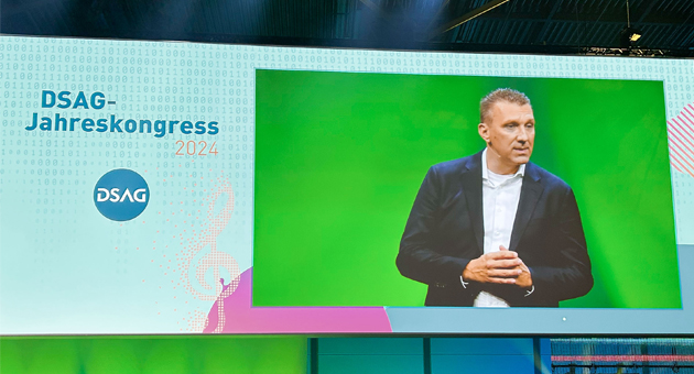 Schwarz Digits und SAP bieten künftig „RISE with SAP“ auf Stackit an - Christian Müller verkündet die Partnerschaft mit SAP im Rahmen des DSAG-Jahreskongress an - Foto: Schwarz Digits