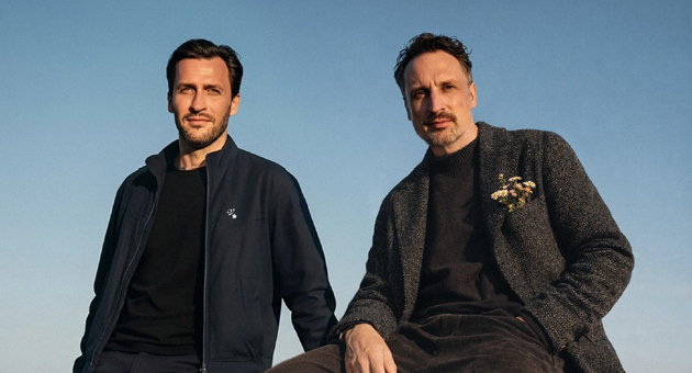 Villa Blumenthal setzt auf KI-gestützte Kreation - Sergej Chursyn (l.) und Andres Blumenthal sind die Geschäftsführer des Berliner Creative Studios Villa Blumenthal – Foto: Villa Blumenthal