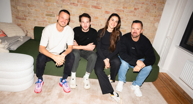 Odaline mit neuer Media-Unit - Odaline Co-Gründer Nico Combes, Director Janik Keßel, Myrga-Chefin Katharina Pohler und Jan König (v.l.n.r.) – Foto: Myrga