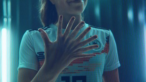 In dem Kampagnen-Spot werden ungewhnliche Wahrheiten ber die DFB Frauen-Fuball-Nationalmannschaft erzhlt (Foto: thjnk Hamburg)