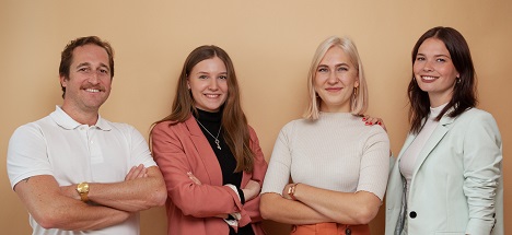 Echte Liebe gründet Unit für Content Marketing and Conception - Christopher Storms-Wolf, Lena Baum, Janina Radschibajev und Judith Forst (v.li.) bilden die neue Einheit für Content Marketing and Conception - Foto: Echte Liebe