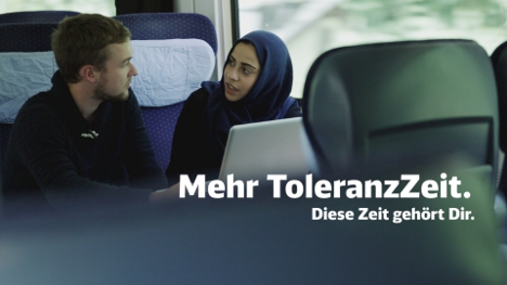 Die Deutsche Bahn thematisiert mit ihren Bahn-Geschichten Toleranz (Foto: Ogilvy)