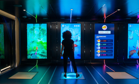 Demodern entwickelt spielerische Tiefsee-Mission für neuen Kreuzfahrt-Cruiser von Royal Caribbean - Das interaktive Game im Entertainment-Bereich an Bord wurde mit einem sechsstelligen Budget realisiert (Bild: Demodern)