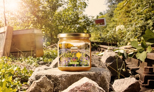 Gleisgold-Honig: Deutsche Bahn und Ogilvy setzen sich für Honigbienen ein - Mit dem 'Gleisgold'-Honig will die Deutsche Bahn auf den Artenschutz von Bienen aufmerksam machen (Foto: Ogilvy)