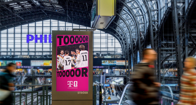 Telekom zeigt WM-Tore auf digitalen Screens - Die Telekom zeigt Tore und weitere Highlights der Fußball-WM 2026 auf digitalen Screens Foto von Ströer - Foto: Deutsche Telekom