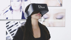 Dior und DigitasLBi kreieren Virtual-Reality-Brille - Das Headset 'Dior Eyes' wurde im DigitasLBi Labs France hergestellt (Foto: DigitasLBi)