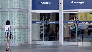 Unilever launcht Dove-Spot - 96 Prozent der Frauen entscheiden sich für "durchschnittlich", wenn es um das eigene Schönheitsempfinden geht (Foto: Edelmann)