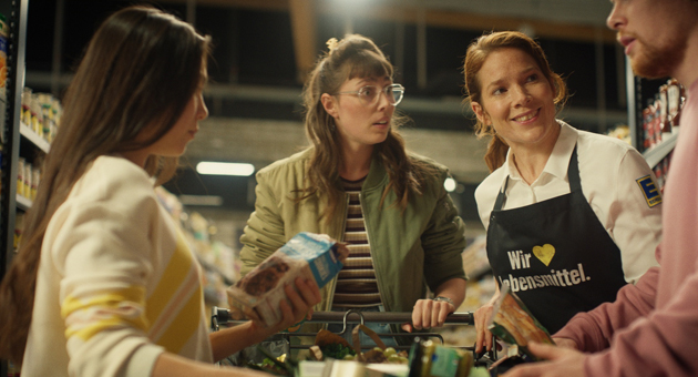 Edeka will Genuss, Vielfalt und Preiswürdigkeit zusammenbringen - Screenshot aus der Jahresauftakt-Kampagne 2023 von Edeka - Abb.: Edeka
