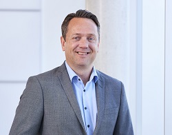 Rossmann vergibt Performance-Etat - JOM-MD Henning Ehlert freut sich über den Neukunden Rossmann - Foto: JOM