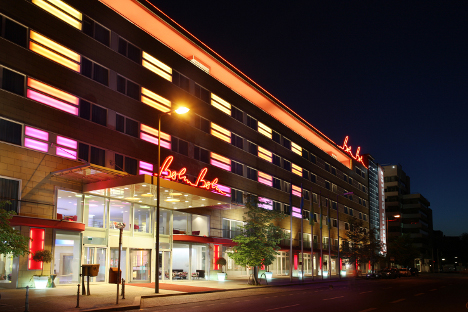 Hotel Berlin, Berlin entscheidet sich für Brand Union als Lead-Agentur - Fassade des Hotels Berlin, Berlin (Foto: Brand Union)