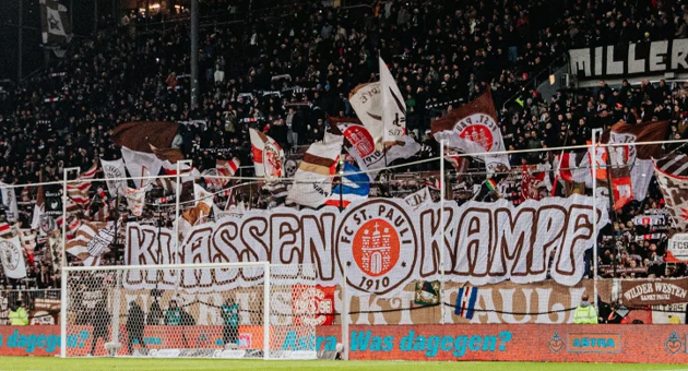 „29546 Sound of St. Pauli“ - Wie der FC St. Pauli und German Wahnsinn die Fans zur Basis des Audio Brands machen - Die Fans als Basis des Audio Branding, wie hier beim Klassenerhaltsspiel gegen Bayern München - Foto: FC Sankt Pauli