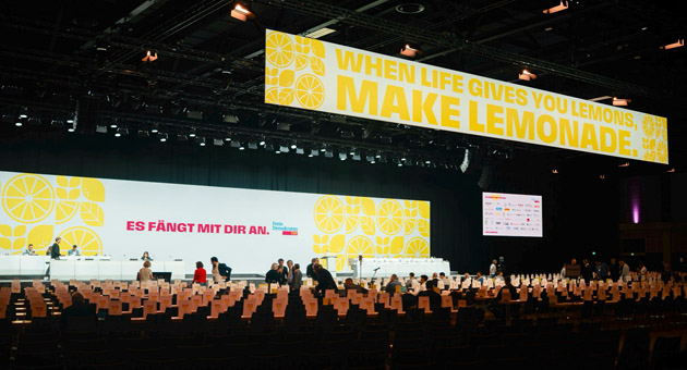 Heimat TBWA inszeniert Bundesparteitag der FDP - Der Bundesparteitag stand unter dem Motto "When life gives you lemons, make lemonade" - Foto: Heimat TBWA