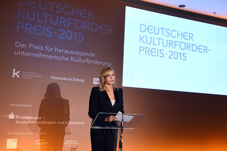 Deutscher Kulturförderpreis 2015 geht an heristo, Carl Bechstein Stiftung und PSD Bank Hannover - Schauspielerin Veronica Ferres hielt die Laudatio auf das Projekt 'Kestnerkids machen Kunst' (Foto: Peter Himsel)