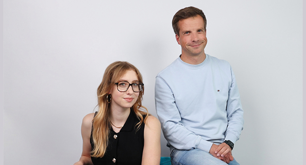 Somengo mit neuer Creator-Content-Einheit - Ella Fuhrmann, Projektleiterin Influencer & Creator Marketing (l.), und Somengo-Geschäftsführer André Schmidt – Foto: Somengo GmbH
