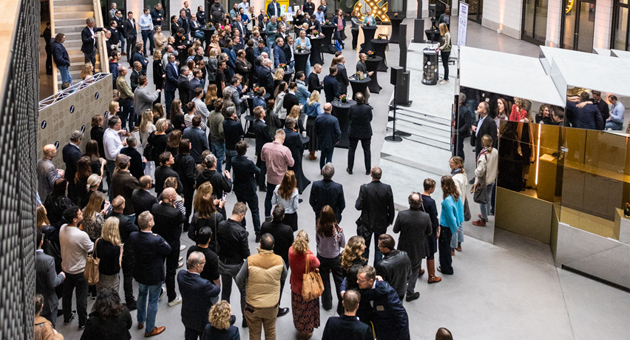 Deutschlands Agenturen blicken positiv in 2024 - Rund 200 Kreative und Wirtschaftsvertreter folgten der Einladung des GWA zum 1. Neujahrsempfang 2024 in den Hamburger Zeisehof - Fotos: Gesche Jäger