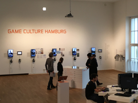 Hamburger Ausstellung "Game Masters" zeigt Meilensteine des Spieledesigns - Ein Raum im Museum für Kunst und Gewerbe Hamburg ist der "Game Culture Hamburg" gewidmet; Foto: yw