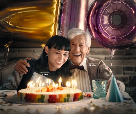 Haribo und thjnk feiern 100-Jahre Haribo mit zwei neuen TV-Spots - Die neuen TV-Spots zeigen Momente der geteilten Freude (Foto: Haribo)