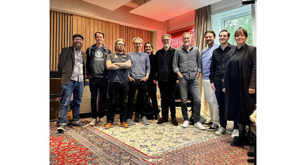 MediaMarktSaturn vertraut beim Audio-Branding auf German Wahnsinn - German Wahnsinn und das Brand-Team von MediaMarktSaturn auf dem Audio-Workshop 2024 - Foto: German Wahnsinn