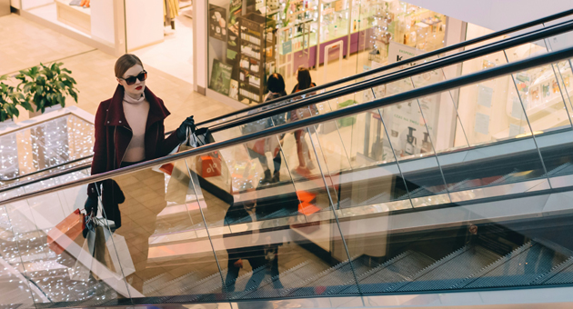 GfK Konsumklima: Rückgang setzt sich weiter fort - Aktuell halten sich die Deutschen beim Shoppen zurück, wollen aber in Zukunft wieder tiefer ins Portmonee greifen - Foto: Freestocks on Unsplash