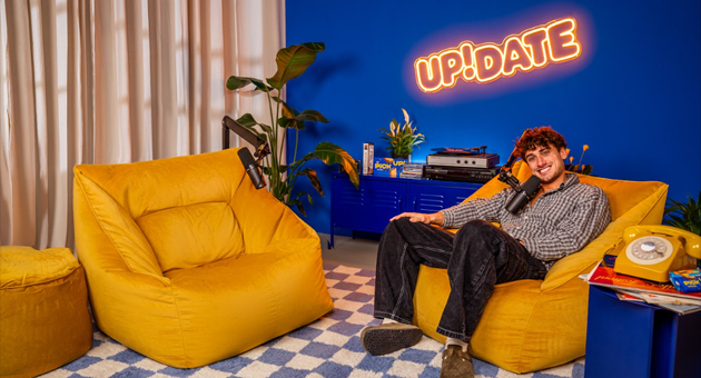 Bahlsen bringt Pick Up! als Podcast auf die Ohren - Daniele Gieron ist der Host des neuen Bahlsen-Podcasts 'Up!Date by Pick Up!' – Foto: Bahlsen
