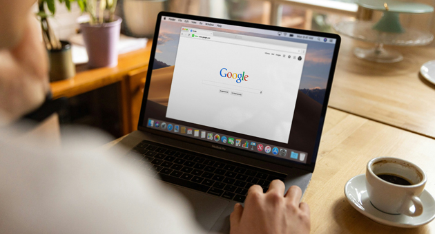 Google-Kartellprozess kommt ins Rollen - Google soll die Vormachtstellung bei den Suchmaschinen verboten werden - Foto: firmbee.com on Unsplash