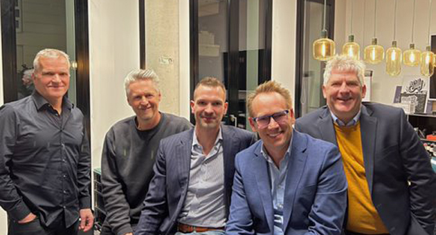 Havas Germany übernimmt Mehrheit an Social Media-Agentur - Freuen sich auf die künftige Zusammenarbeit: Kris Vilhelmsson (COO Havas Germany), Eric Schoeffler (CCO Havas Germany), Stephan Lachmann (MD HRZN), Peter Mergemeier (CEO Havas Germany), Andreas Saure (CFO Havas Germany) (v.l.n.r.) - Foto: Havas Germany