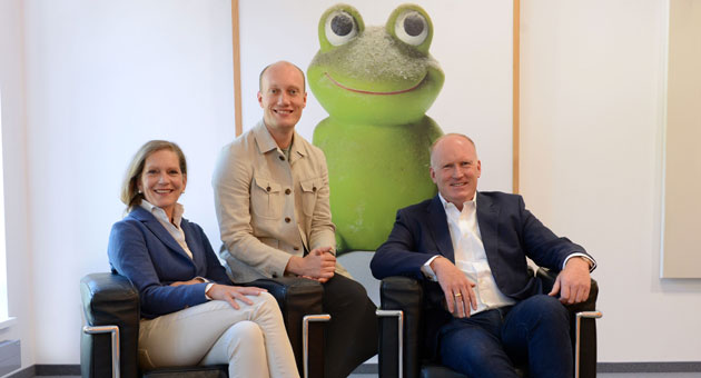 Wefra Life - 90 Jahre Healthcare Kommunikation - Wefra Life Familiengenerationen (v.l.) Ariane Haack-Kurz, Vorsitzende des Unternehmensbeirats, COO Niklas Kurz und CEO Matthias Haack - Foto: Wefra Life Group