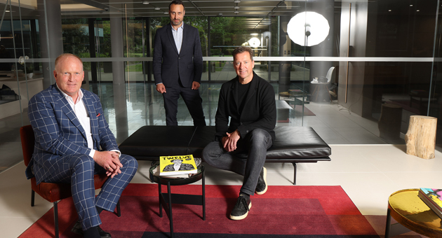 Mediaplus und WEFRA LIFE kaufen französische Media-Agentur CMS - Freuen über den gelungenen Deal (vlnr): WEFRA LIFE-CEO Matthias Haack, CMS-CEO Julien Lipkowicz und Mediaplus-CEO Matthias Brüll - Foto: WEFRA LIFE