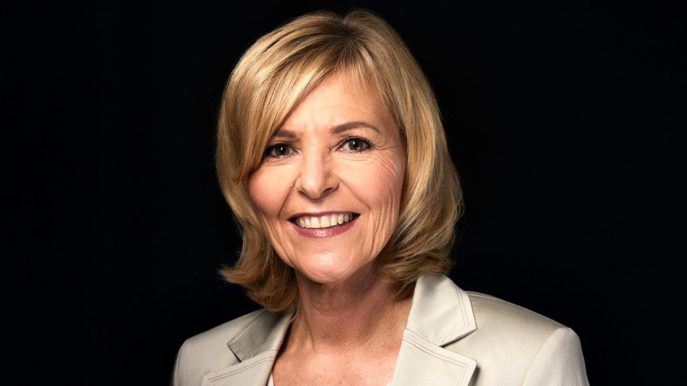 FCB verkauft Zürcher Office an das Management - Cornelia Harder grüßt als neue Eignerin bei FCB Zürich - Foto. FCB Zürich