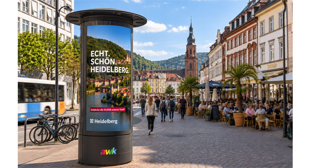 Heidelberg setzt künftig auf awk - Der Heidelberger Marktplatz mit Werbesäule - Foto: awk
