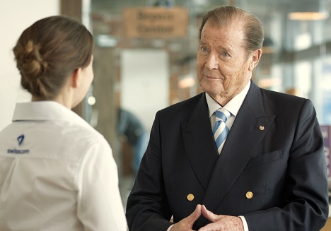 Der Schauspieler Sir Roger Moore, bekannt aus den 'James Bond'-Filmen, wirbt fr Swisscom (Foto: Heimat)