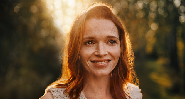 Weleda wirbt erstmals mit Markenbotschafterin - Karoline Herfurth ist das Kampagnengesicht in Deutschland, Österreich und der Schweiz für die straffende Gesichtspflege Granatapfel & Maca-Peptide von Weleda - Foto: Weleda