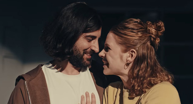 Immowelt startet mit Kultsong neue Kampagne zur Wohnungssuche - KNSK Berlin konzipierte und realisierte die neue Kampagne für Immowelt - Foto: Screenshot / KNSK
