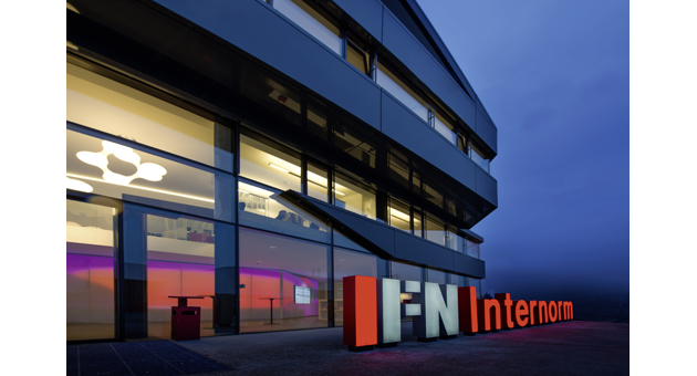 Internorm hält an Dentsu als Media-Agentur fest - Das Internorm-Headquarter in Traun gehört weiterhin zu den Reise-Zielen von Dentsu Austria - Foto: Internorm