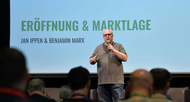 IPPEN.MEDIA lud zum ersten PartnerDay - GF Jan Ippen begrüßt die Gäste - Foto: Markus Schlaf